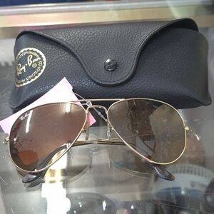 Ray-Ban Aviator Sunglasses with Case